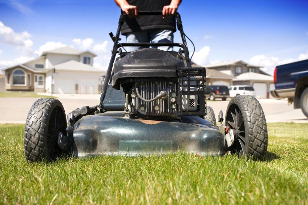 keller-tree-service-pros-lawn-maintenance-2_1_orig